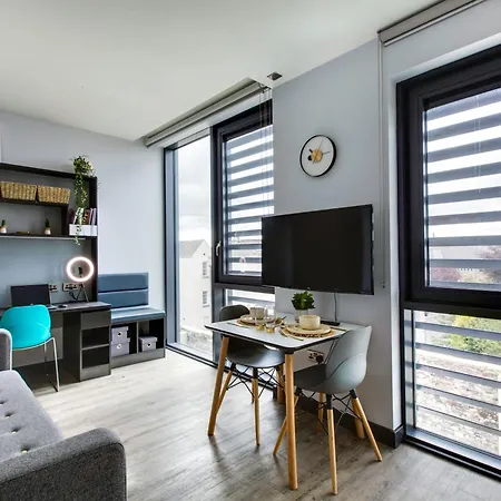 Yugo Explore New Mill Apartment *